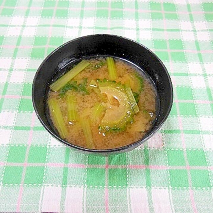 小松菜とゴーヤのお味噌汁